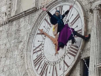 Ad Ascoli Piceno lo spettacolo della 'calata' delle Befane