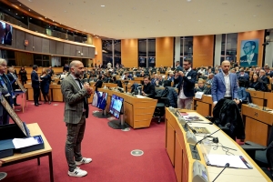 OVERTIME VOLA A BRUXELLES: PRESENTATA AL PARLAMENTO EUROPEO L&rsquo;EDIZIONE 2025 DEL FESTIVAL E DEGLI ACES INTERNATIONAL VIDEO AWARDS
