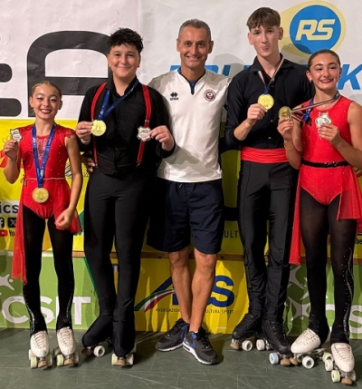 Pattinaggio Artistico, tante medaglie per la Diavoli Verde Rosa ai Campionati Nazionali Aics di Misano