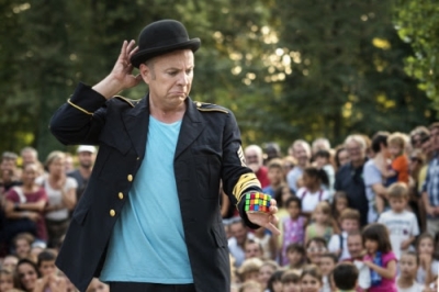 Friku Festival, con la magia comica di Tino Fimiani a Magliano di Tenna